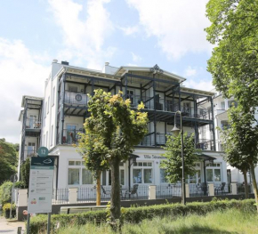 Villa Strandblick in Binz, FeWos direkt am Strand mit Balkon und teilweise mit Meerblick